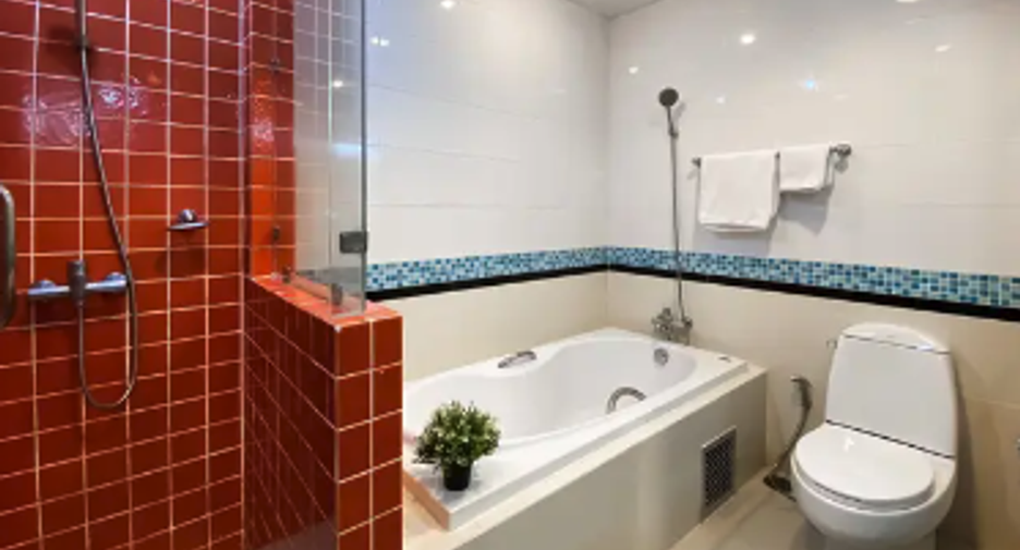 For rent 2 bedrooms condo in Khlong Toei, Bangkok