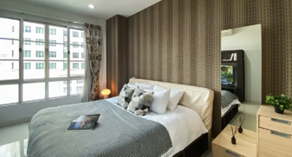 For rent 2 bedrooms condo in Khlong Toei, Bangkok