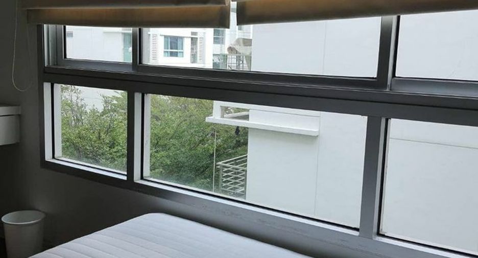 For rent 2 bedrooms condo in Phra Khanong, Bangkok