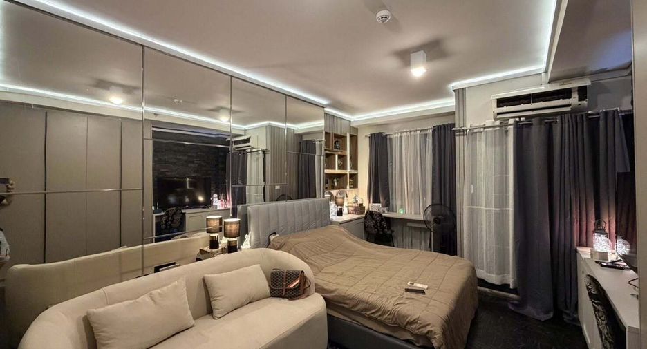 À louer studio condo à Phra Khanong, Bangkok