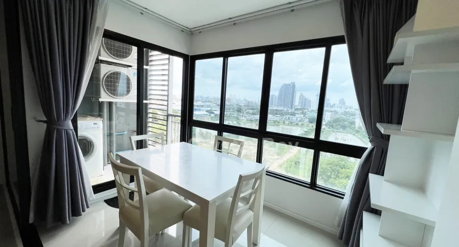 For sale 2 ベッドルーム condo in Mueang Samut Prakan, Samut Prakan