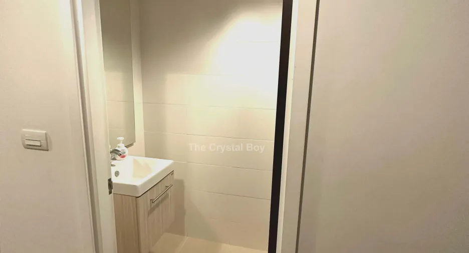 For sale 2 ベッドルーム condo in Mueang Samut Prakan, Samut Prakan