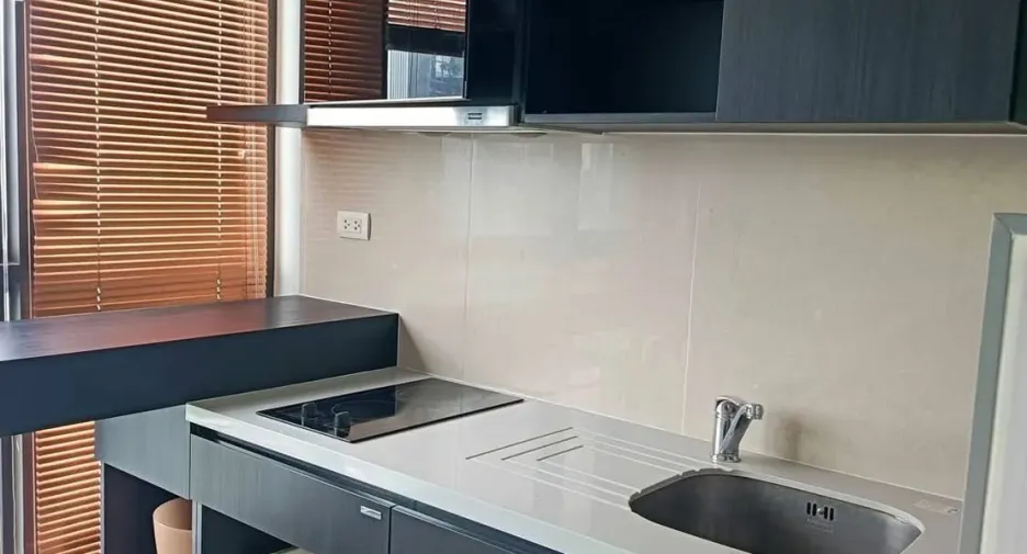 For rent 1 bed condo in Khlong Toei, Bangkok