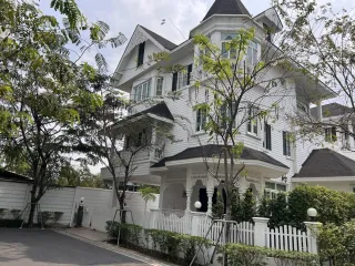 For rent 4 ベッドルーム house in Bang Na, Bangkok