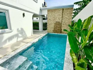 Villa zum Kauf mit 4 Zimmer in Mueang Phuket, Phuket