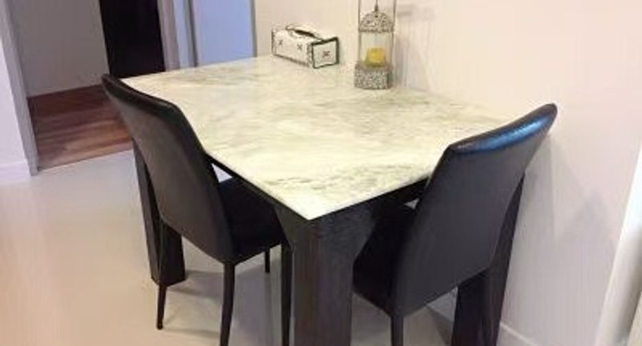 For sale 1 Beds condo in Phra Khanong, Bangkok