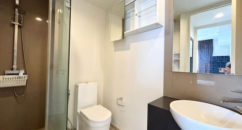 For rent 1 bed condo in Pratumnak, Pattaya