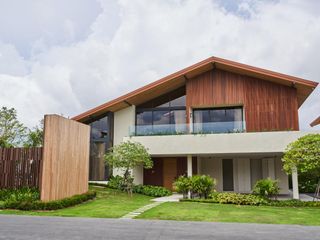 For sale 4 bedrooms house in Bang Lamung, Chonburi