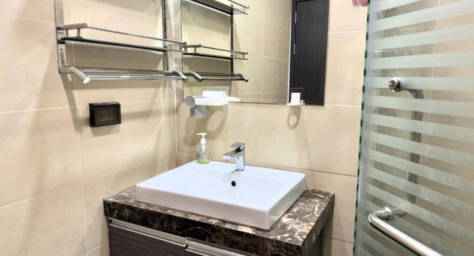 À vendre 2 chambres condo à Jomtien, Pattaya
