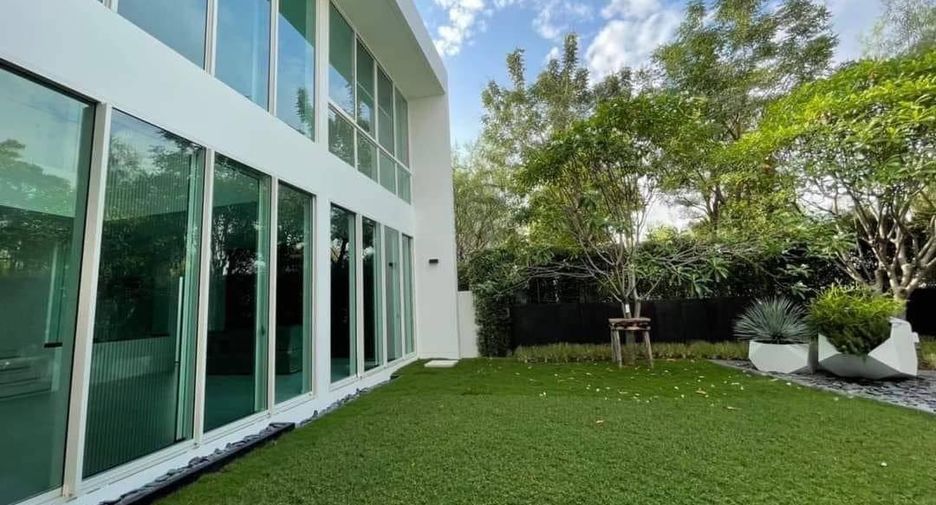 For sale 4 bedrooms house in Mueang Nonthaburi, Nonthaburi