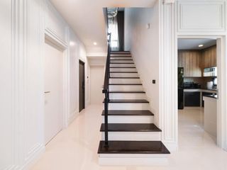 For sale 5 bedrooms house in Thawi Watthana, Bangkok