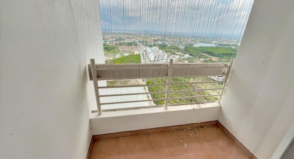 For rent 3 bedrooms condo in Jomtien, Pattaya