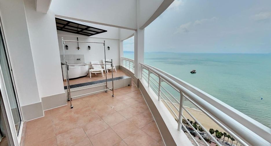 For rent 3 bedrooms condo in Jomtien, Pattaya