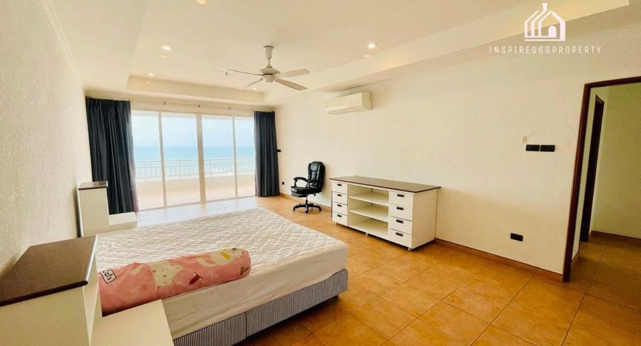 For rent 3 bedrooms condo in Jomtien, Pattaya