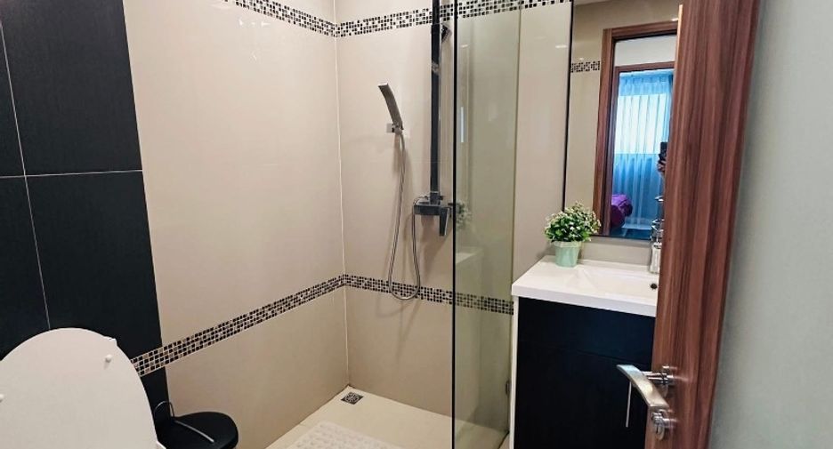 Продажа 2 спальни кондо в Йомтиен, Паттайя