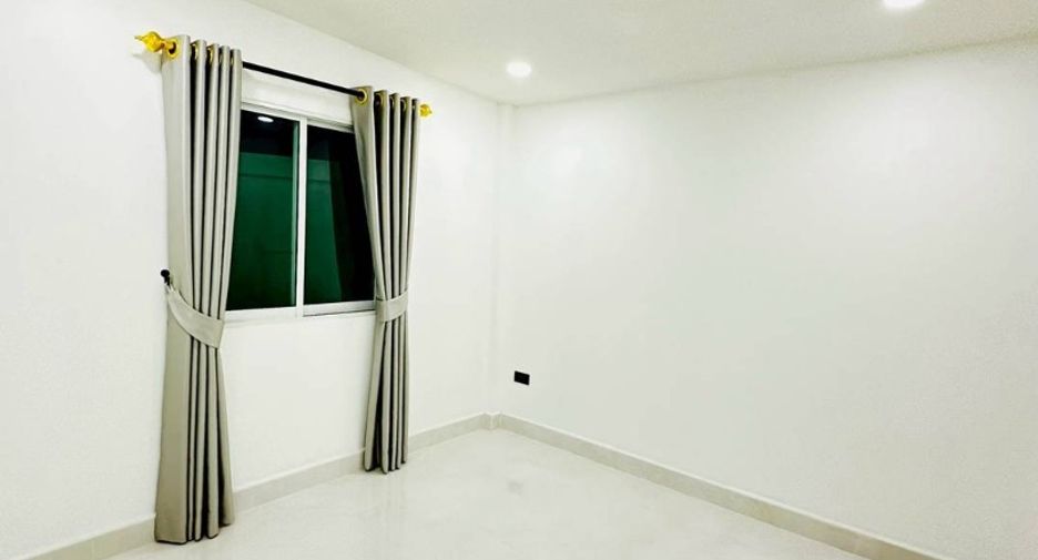 For sale 3 bedrooms house in East Pattaya, Pattaya