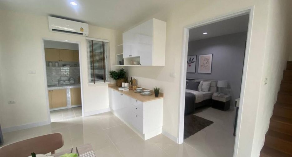 For sale 4 bedrooms townhouse in Huay Yai, Pattaya