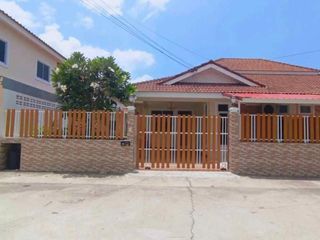Haus zur Miete mit 3 Zimmer in Bang Lamung, Chonburi