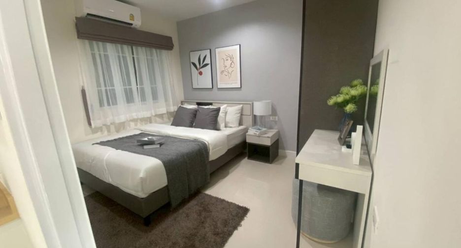 For sale 4 bedrooms townhouse in Huay Yai, Pattaya