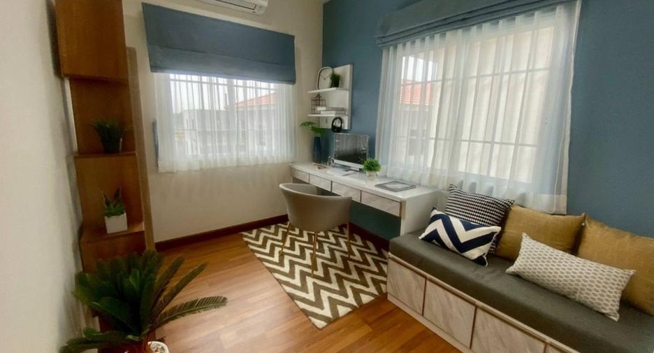 For sale 4 bedrooms townhouse in Huay Yai, Pattaya