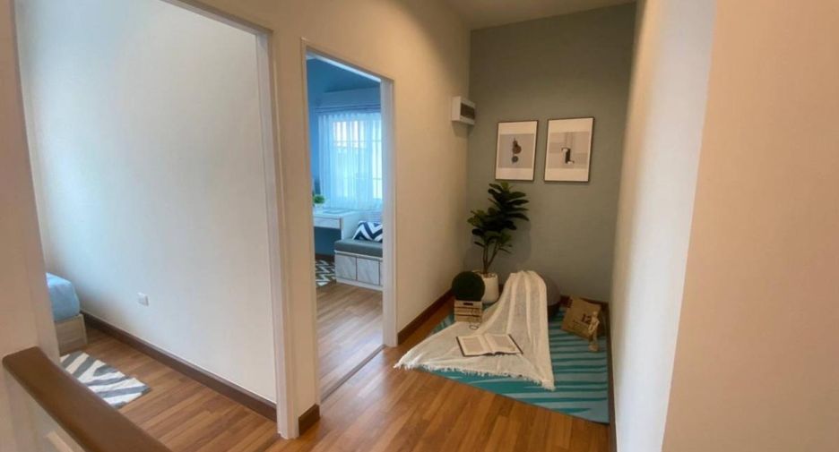 For sale 4 bedrooms townhouse in Huay Yai, Pattaya