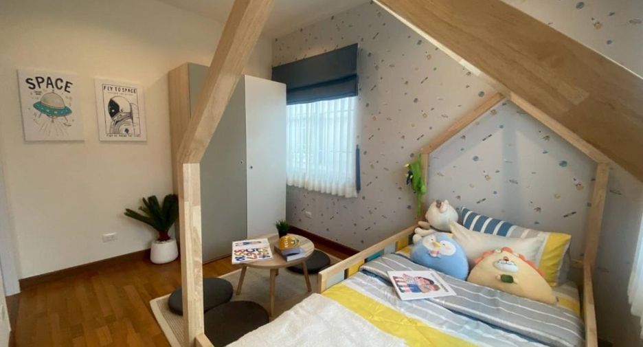 For sale 4 bedrooms townhouse in Huay Yai, Pattaya