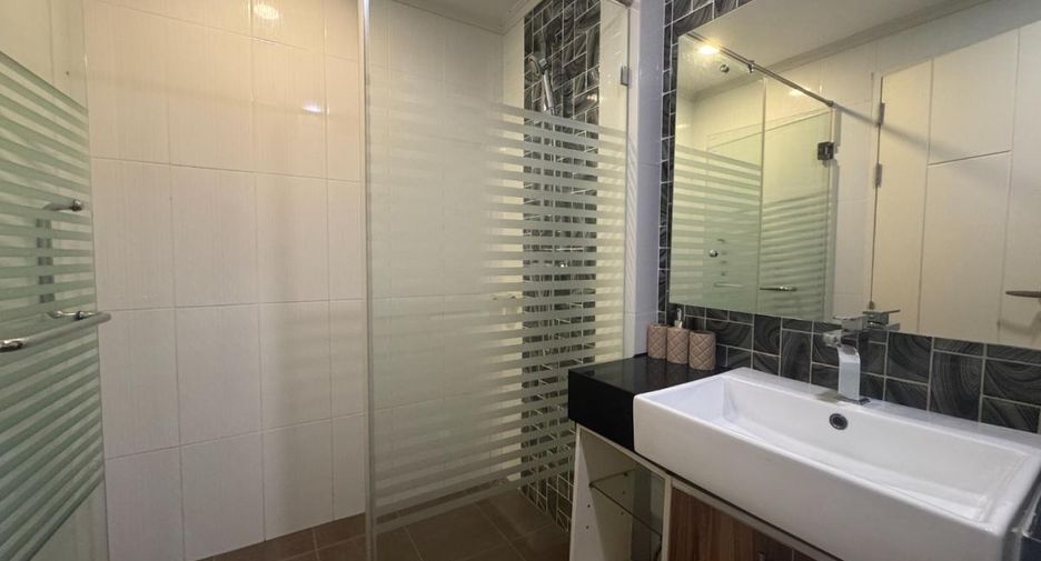 À vendre 2 chambres condo à Jomtien, Pattaya