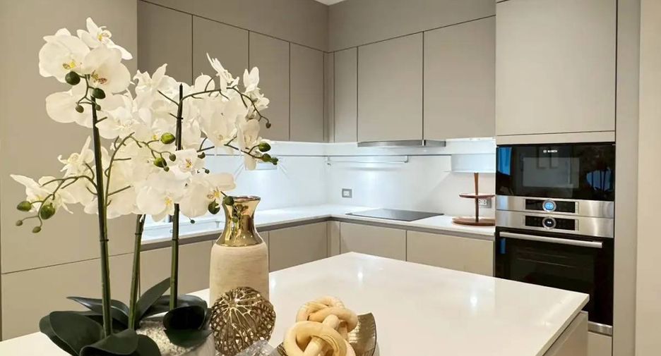 For sale 2 bedrooms condo in Pathum Wan, Bangkok