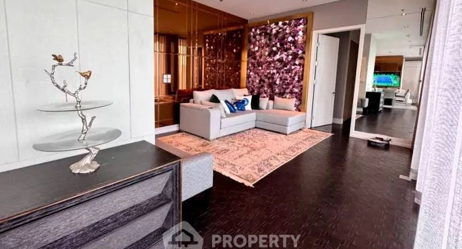For rent and for sale 4 bedrooms condo in Sathon, Bangkok