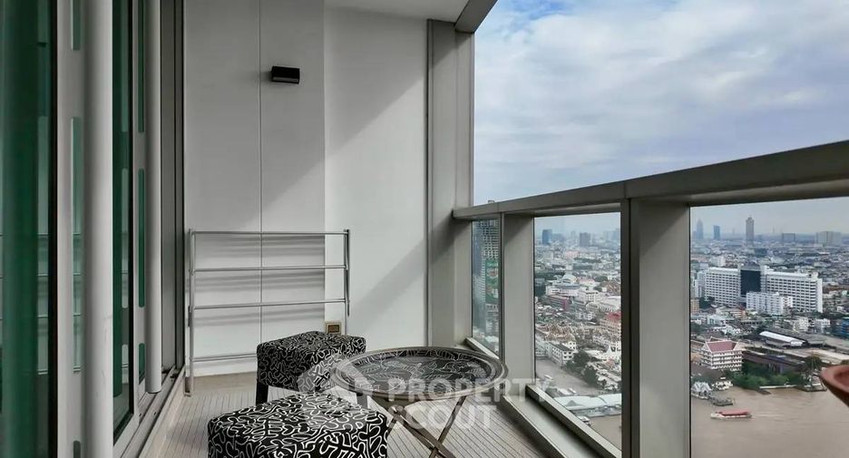 For sale 3 ベッドルーム condo in Sathon, Bangkok