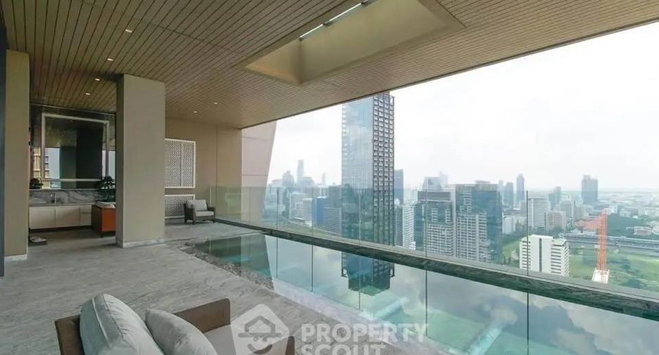 For rent and for sale 4 bedrooms condo in Pathum Wan, Bangkok