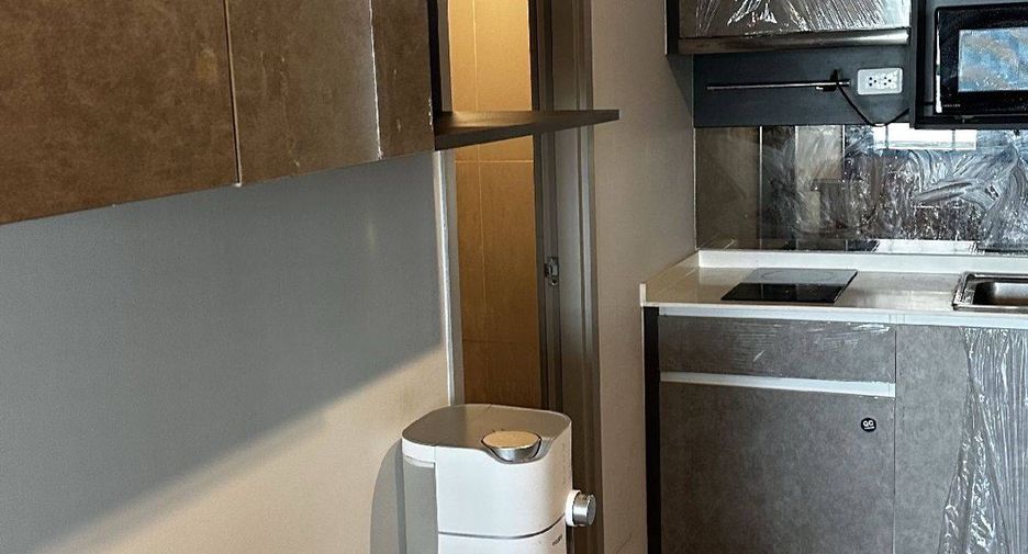 For rent 2 bedrooms condo in Phaya Thai, Bangkok