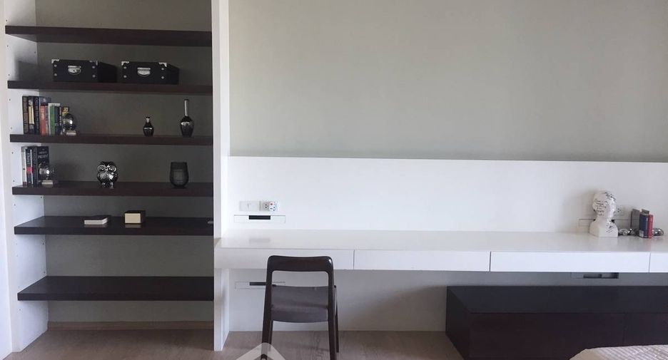 For rent 3 bedrooms condo in Khlong Toei, Bangkok