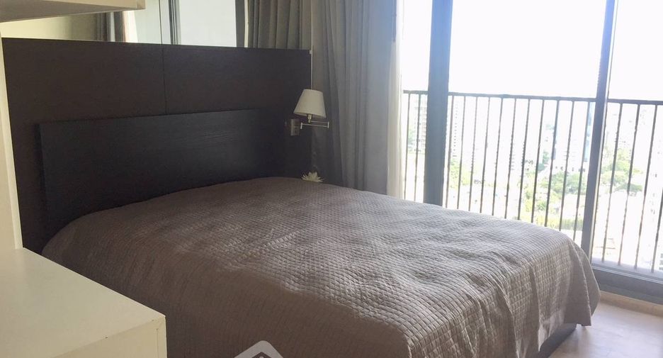 For rent 3 bedrooms condo in Khlong Toei, Bangkok
