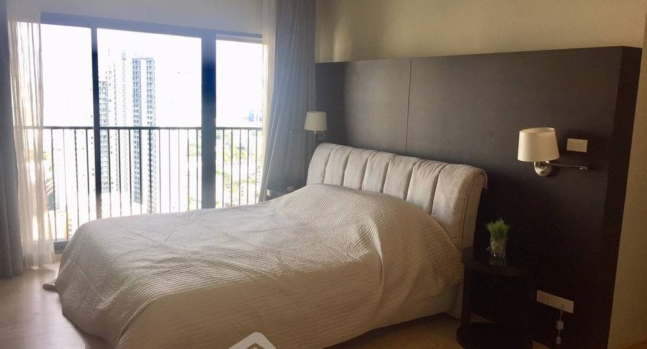 For rent 3 bedrooms condo in Khlong Toei, Bangkok