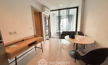 For rent 2 bedrooms condo in Huai Khwang, Bangkok