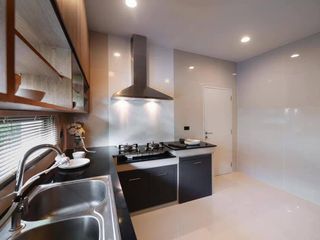 For sale 5 bedrooms house in Thawi Watthana, Bangkok