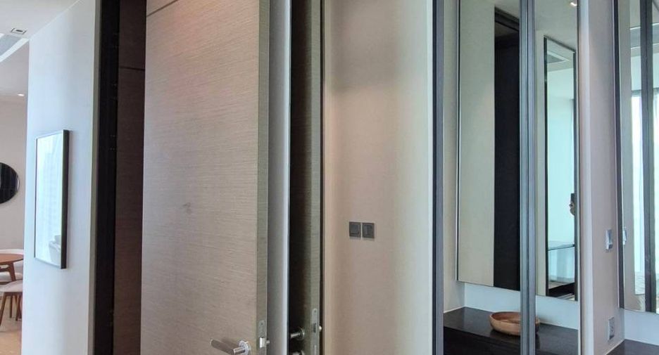 For rent 2 bedrooms condo in Pathum Wan, Bangkok