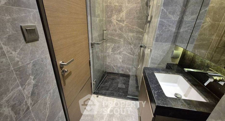 For rent 2 bedrooms condo in Pathum Wan, Bangkok