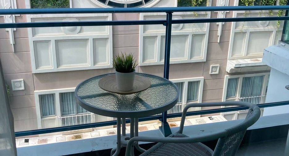 For rent 2 bedrooms condo in Pathum Wan, Bangkok