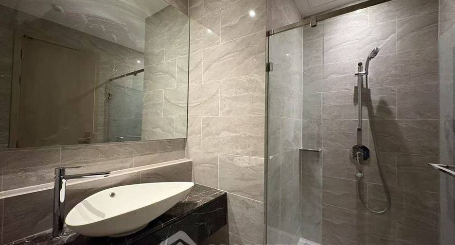 For rent 1 bed condo in Huai Khwang, Bangkok