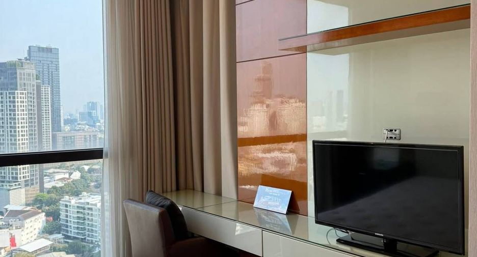 For rent 2 bedrooms condo in Khlong Toei, Bangkok