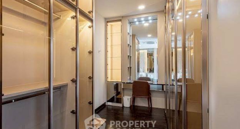 For rent 4 bedrooms house in Khlong Sam Wa, Bangkok