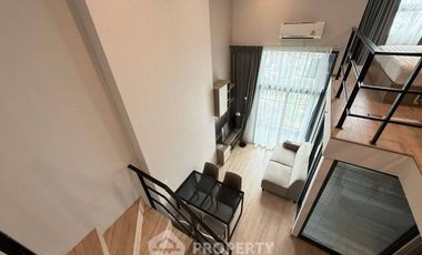 For rent 2 bedrooms condo in Huai Khwang, Bangkok