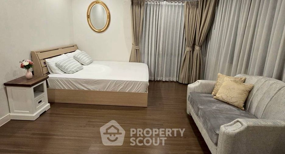 Casa en alquiler de 4 habitaciones en Bang Kapi, Bangkok