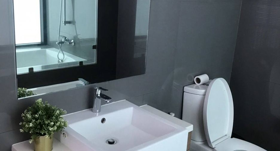 For rent 2 bedrooms condo in Sathon, Bangkok