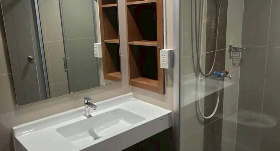 For rent 1 bed condo in Phaya Thai, Bangkok