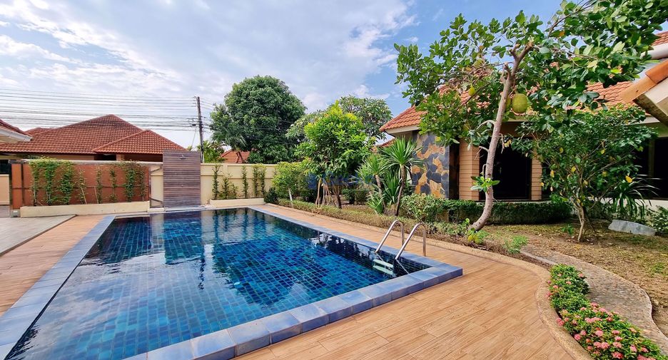 For rent 4 bedrooms house in East Pattaya, Pattaya