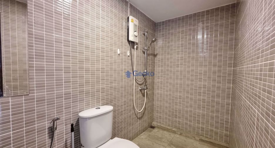 For rent 4 bedrooms house in East Pattaya, Pattaya