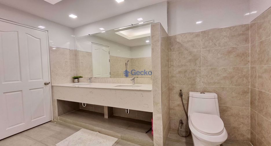 For rent 4 bedrooms house in East Pattaya, Pattaya